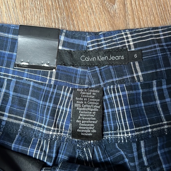 Mens Calvin Klein shorts - Picture 2 of 3